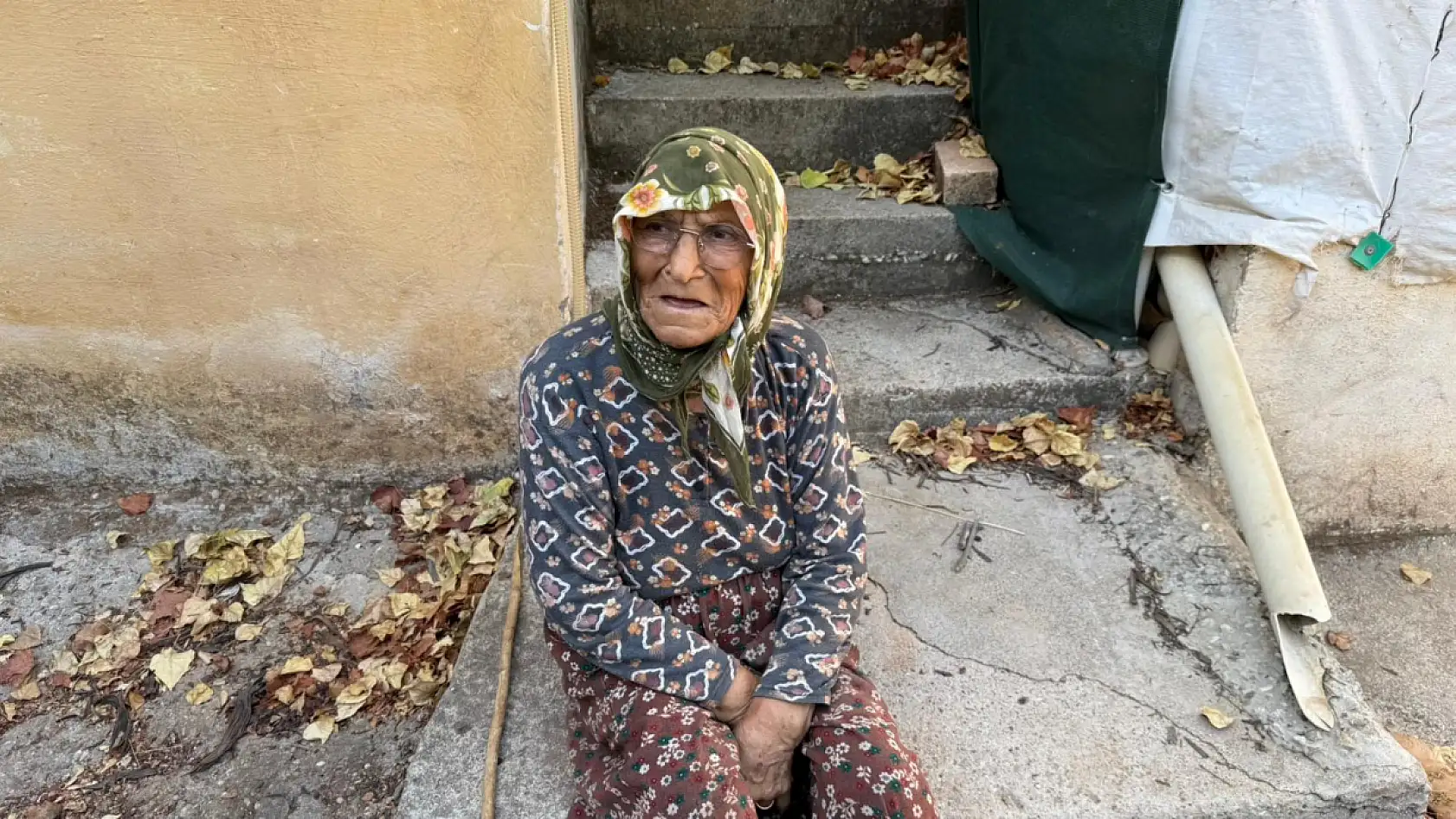 Fethiye'de ev yangını söndürüldü, ev sahibi yaşlı kadın: 'Oğlum yaktı!'