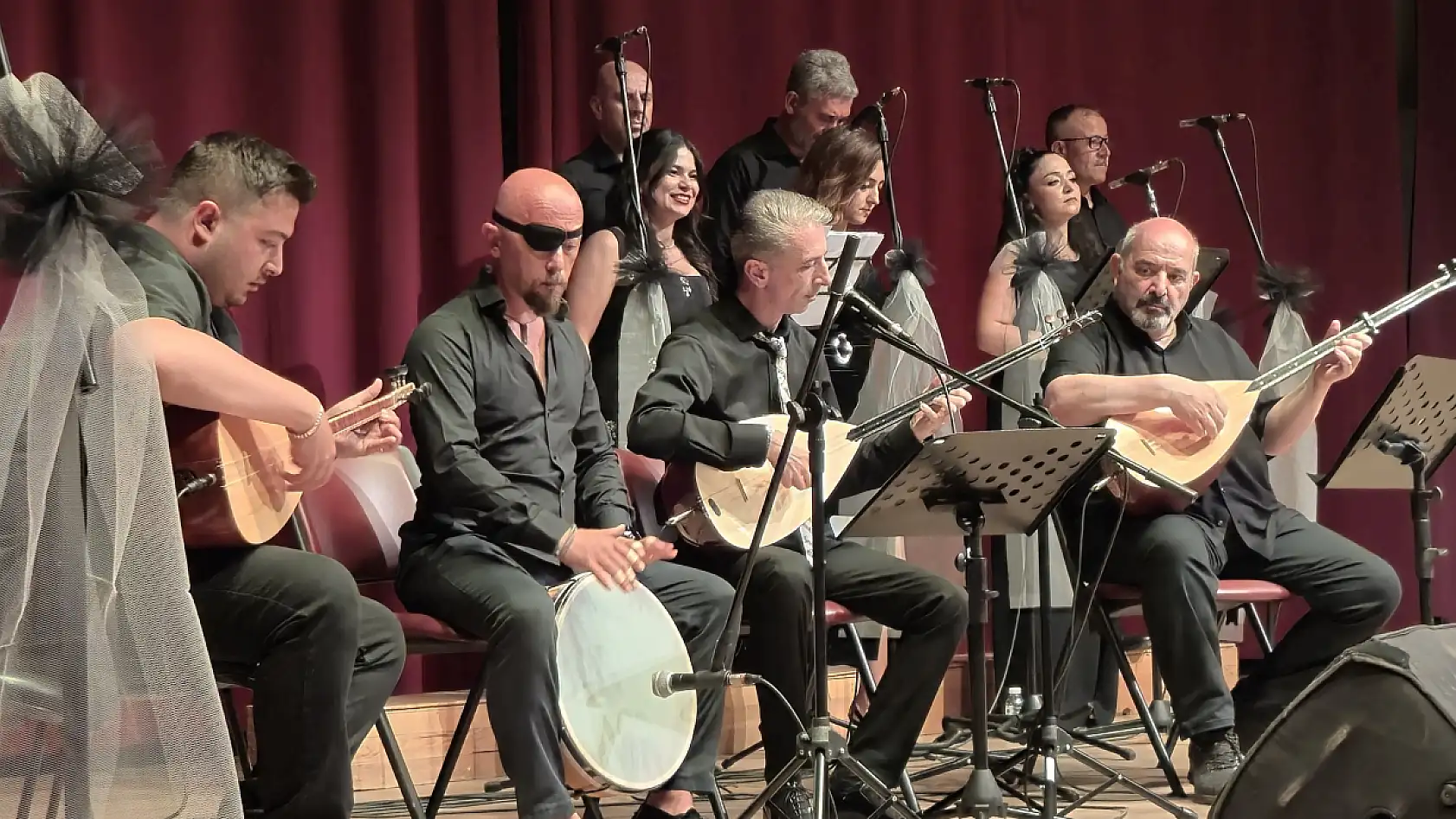 Fethiye'de Türk Halk Müziği Korosu Alkış Topladı