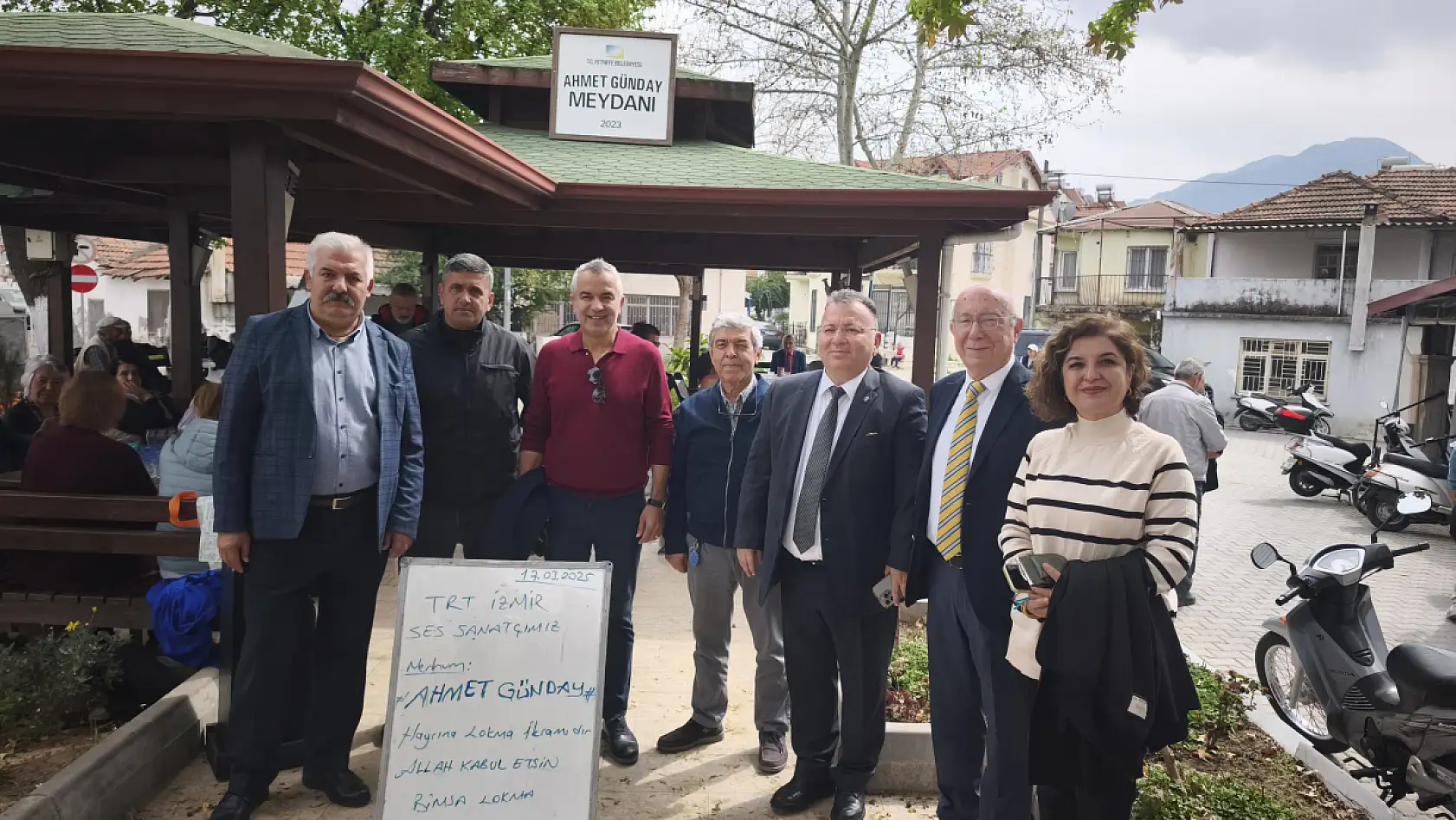 Fethiye'de merhum sanatçı Ahmet Günday anısına lokma hayrı
