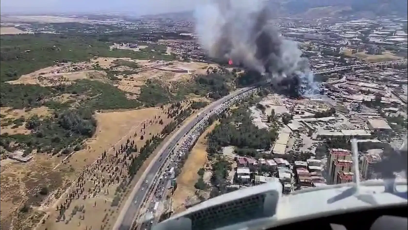 İzmir'de Son 3 Günde 3 İlçede Yangın Meydana Geldi