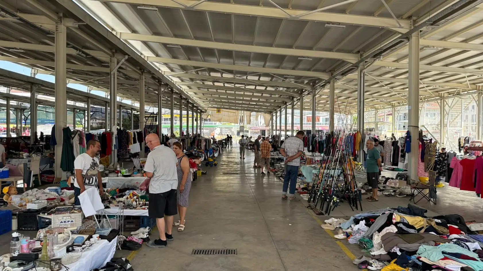 Fethiye İkinci El Pazarı İlgi Görüyor, FETAV'dan Öğrencilere Destek