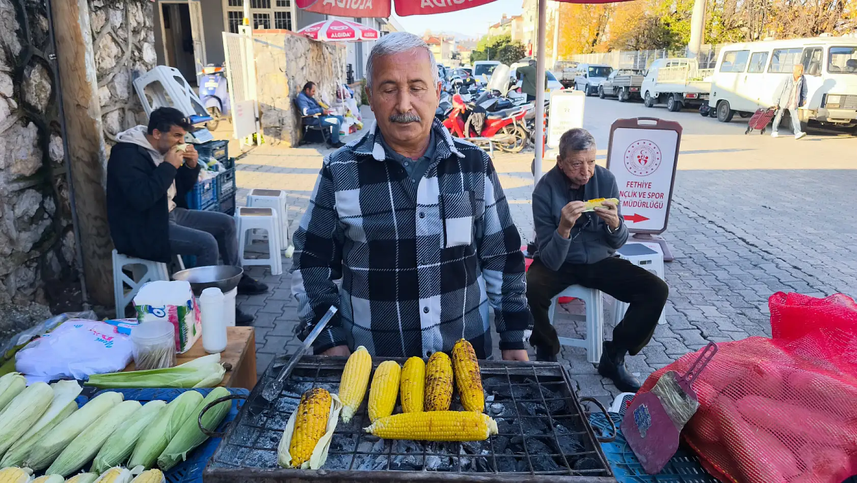 Fethiyeli Esnaf, Köz Mısıra Zam Yapmama Kararı Aldı