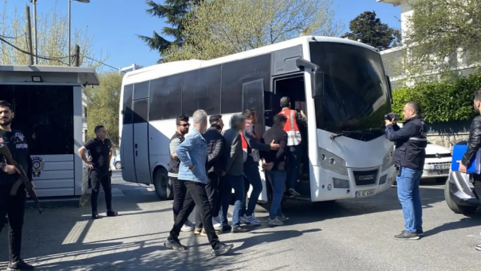 Ölüm geliyorum demiş! 29 kişi yangın kapısı kapalı olduğu için yanarak can vermiş