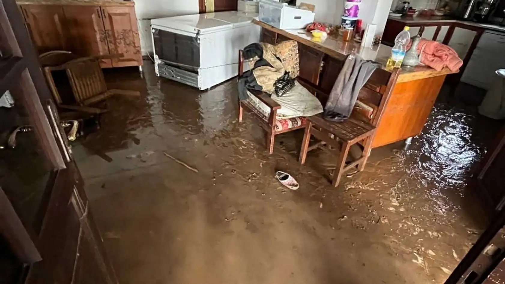 Datça'da sağanak yağış etkili oldu