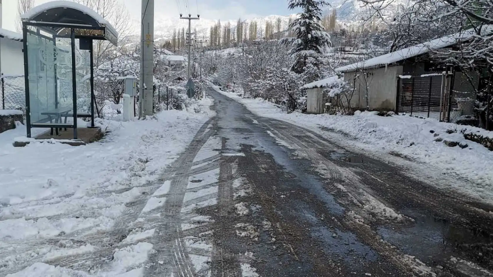 Seydikemer Yayla Temel Mahallesi'nden kar manzaraları