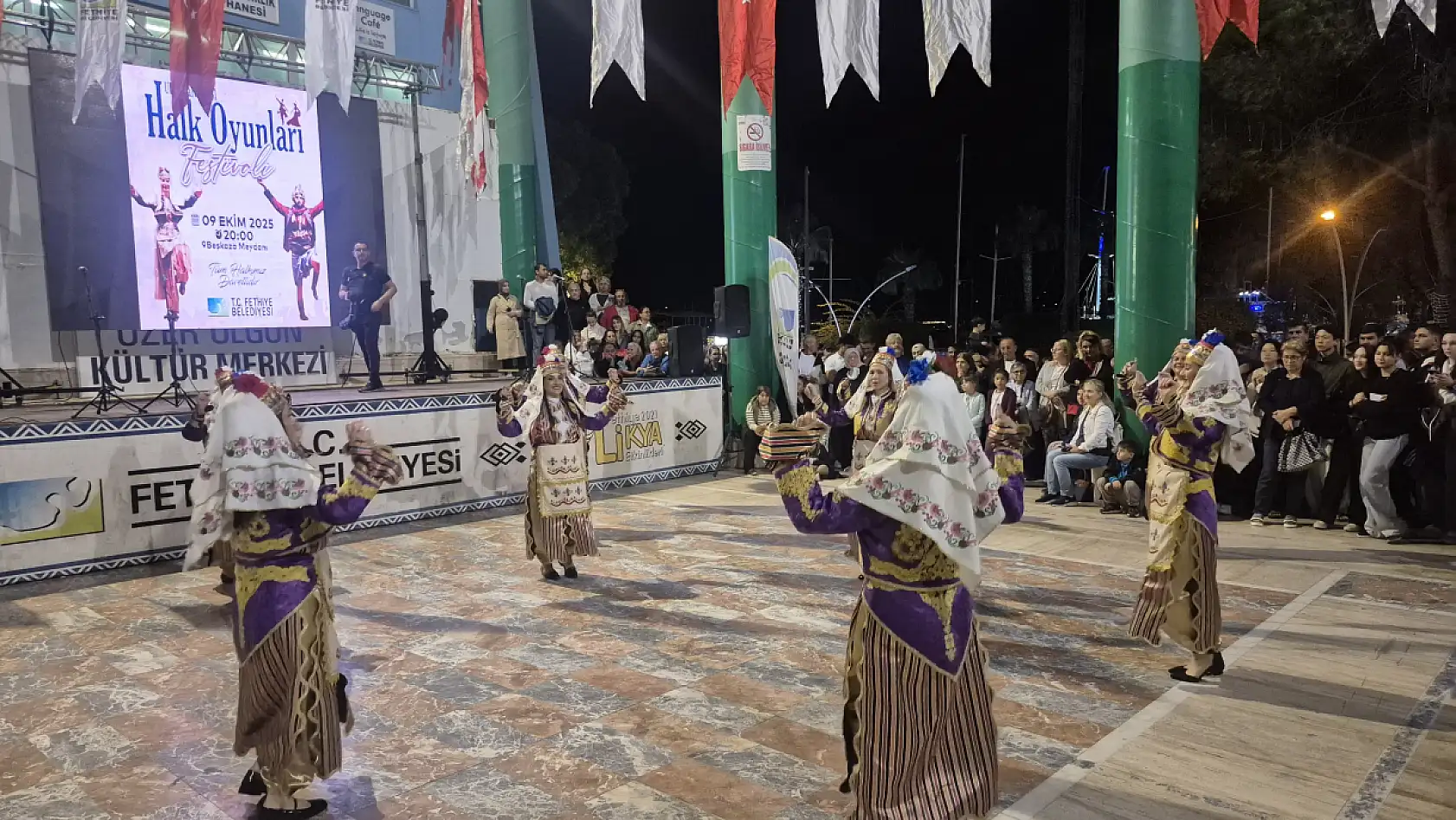 Fethiye'de Uluslararası Halk Oyunları Festivali Dolu Dolu Geçti