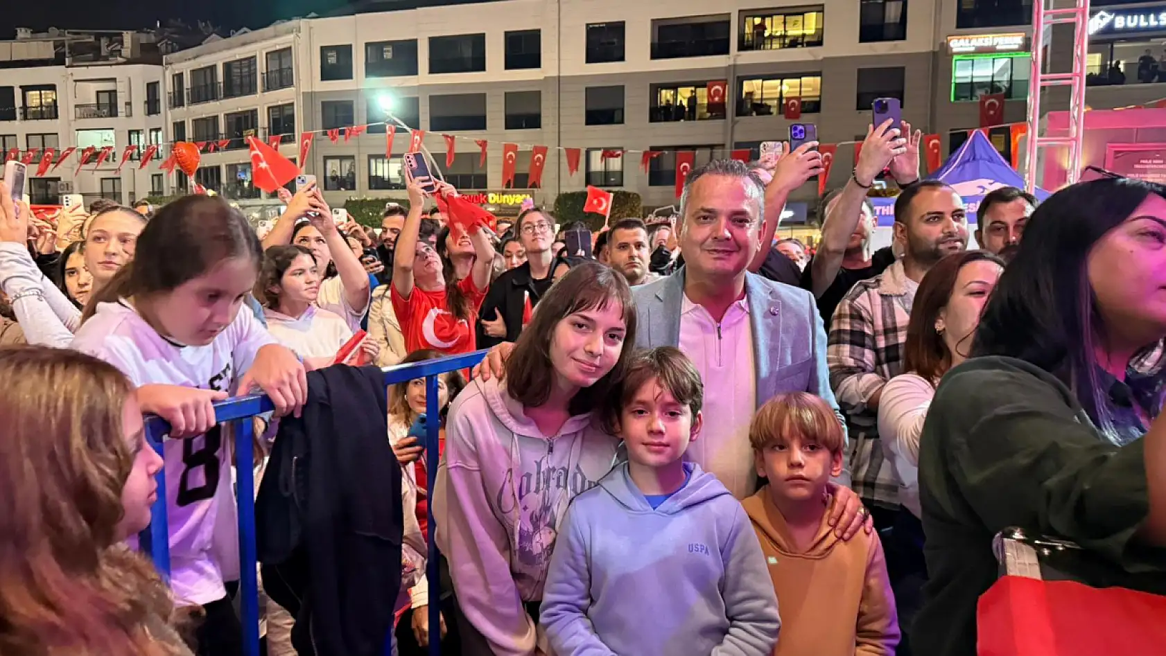 Fethiye'de Pinhani'den Harika Konser