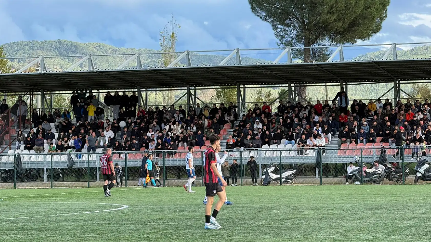 Esenköyspor sahasında Fethiye 1923 ile 2-2 berabere kaldı