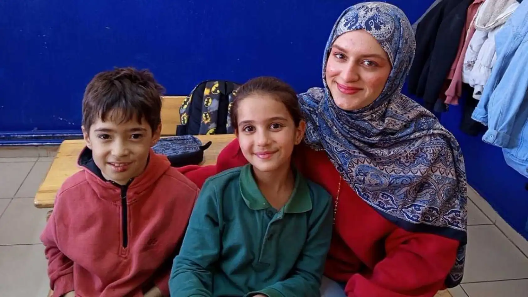 Milas Anadolu Lisesi'nden Fesleğen İlkokulu'na kitap desteği