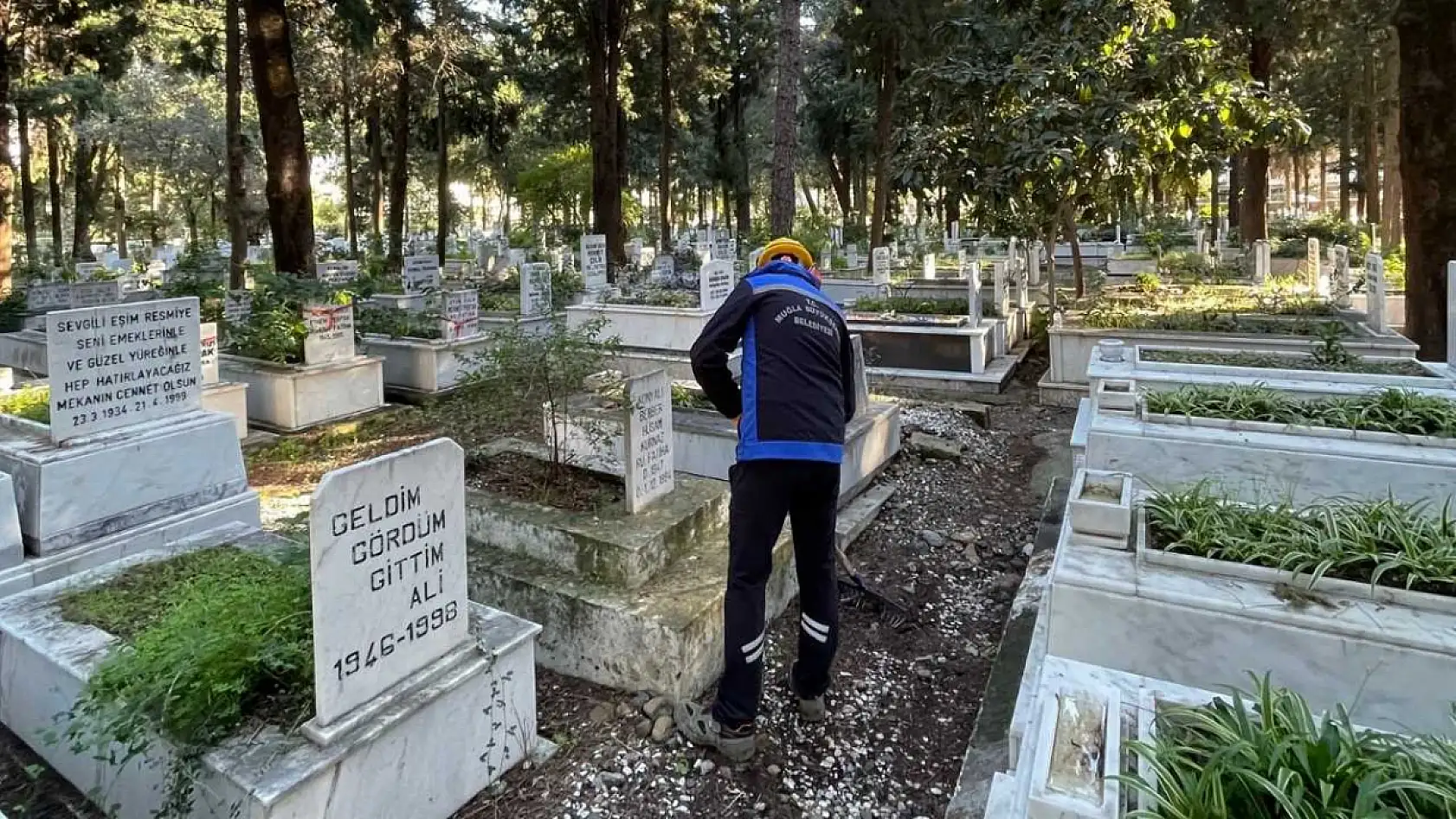 Muğla Büyükşehir'den mezarlıklarda kapsamlı bakım ve düzenleme