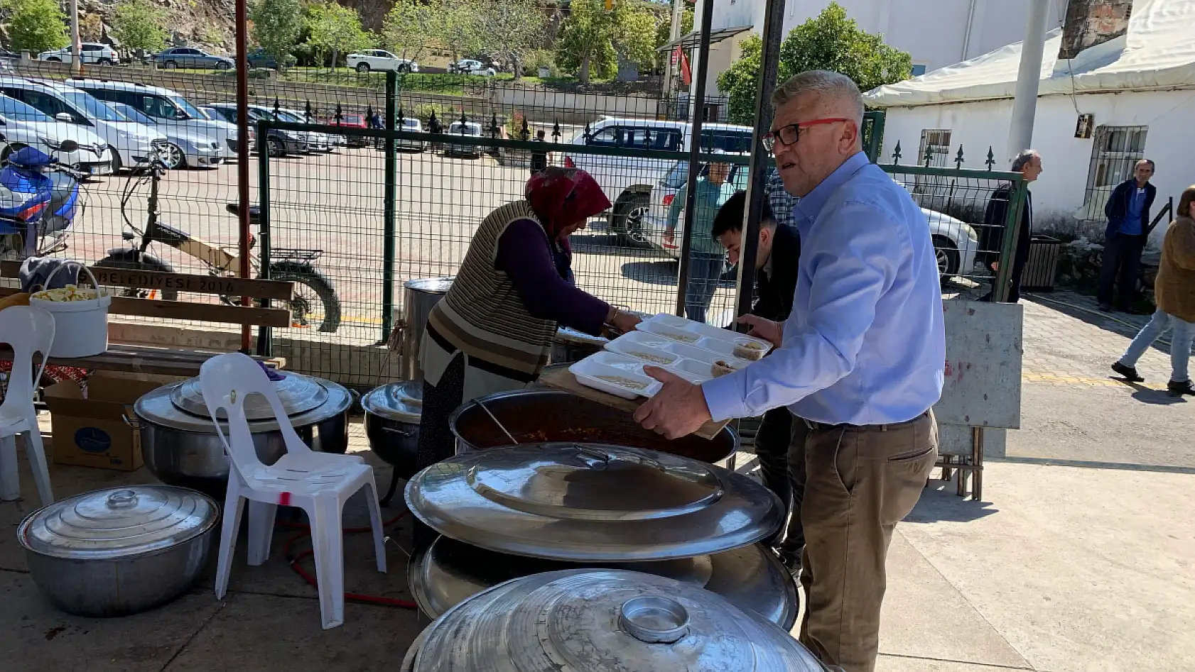 Fethiye'de merhum Cengiz Çay için 52 yemeği hayrı düzenlendi