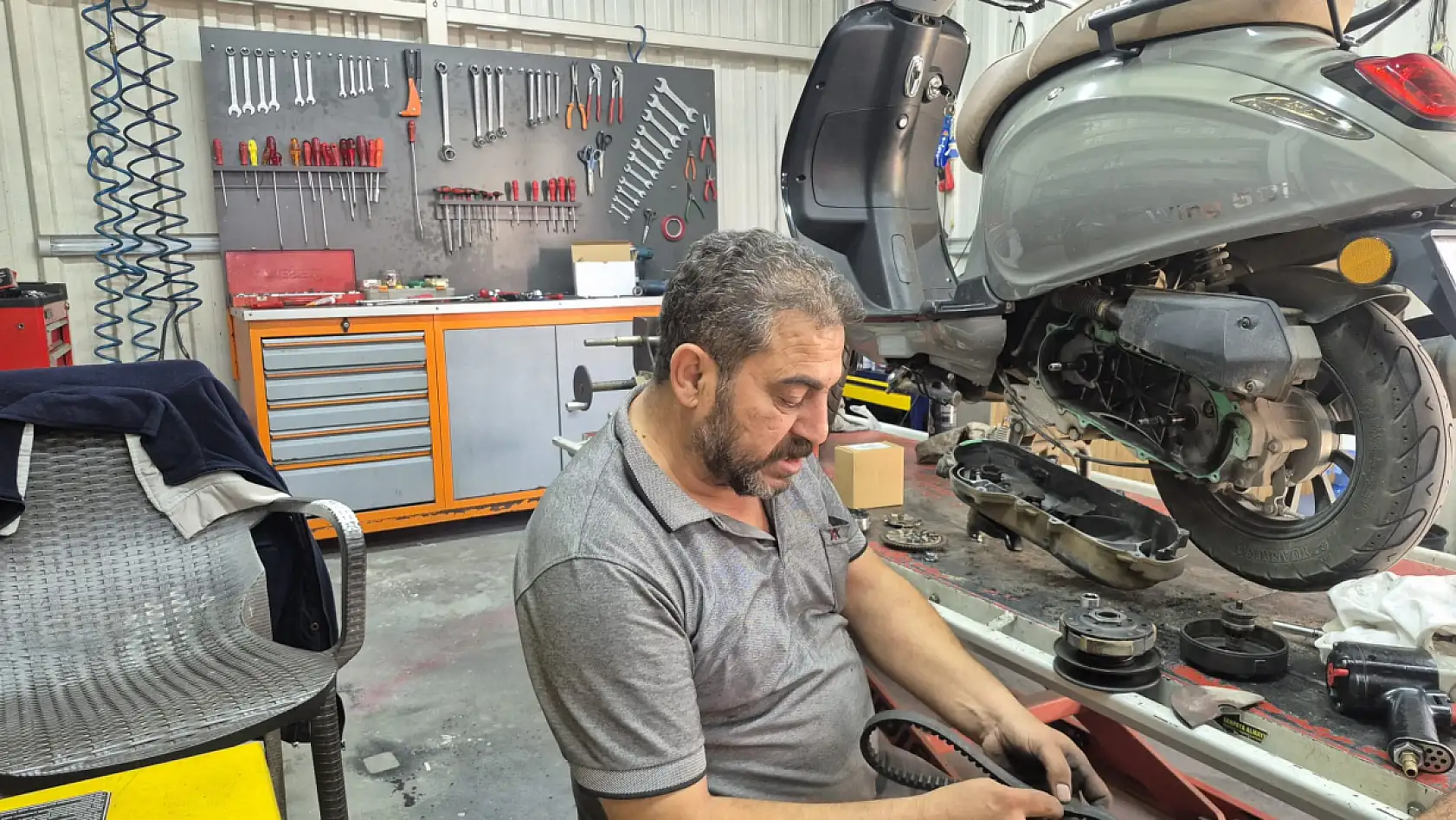 Fethiye'de Motor Ustası Günay Memiş: 'Yağmurda kalan motorun kurumasını bekleyin'