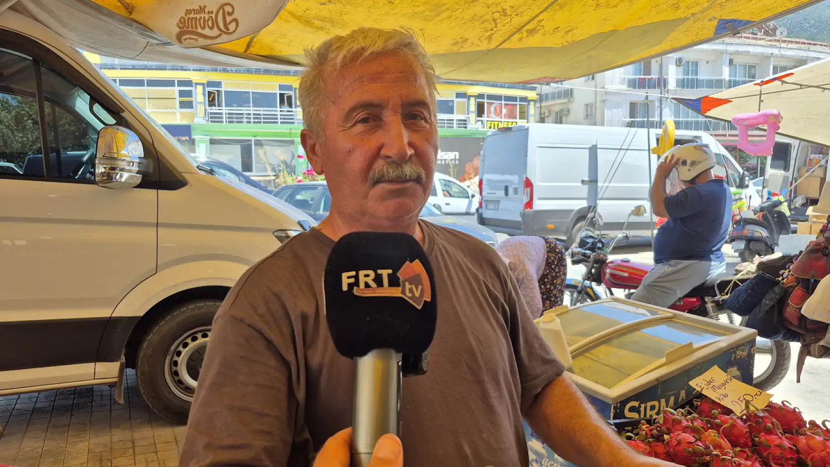 Fethiye'de Pazarcı Esnafı Karagöz: 'Sıcak Hava Zorluyor Ama İşimiz Bu'