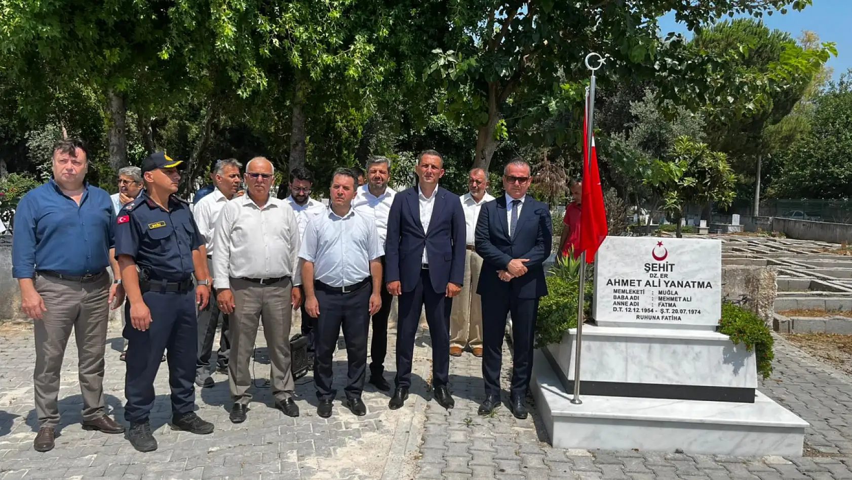 Fethiye'de 15 Temmuz'da Kaymakam Akkaya Öncülüğünde Şehitlik Ziyareti