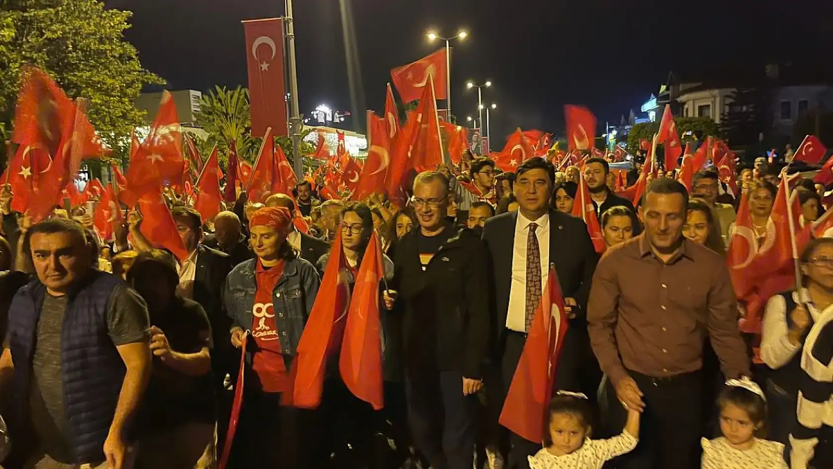 Fethiye'de Cumhuriyet Yürüyüşü Düzenlendi