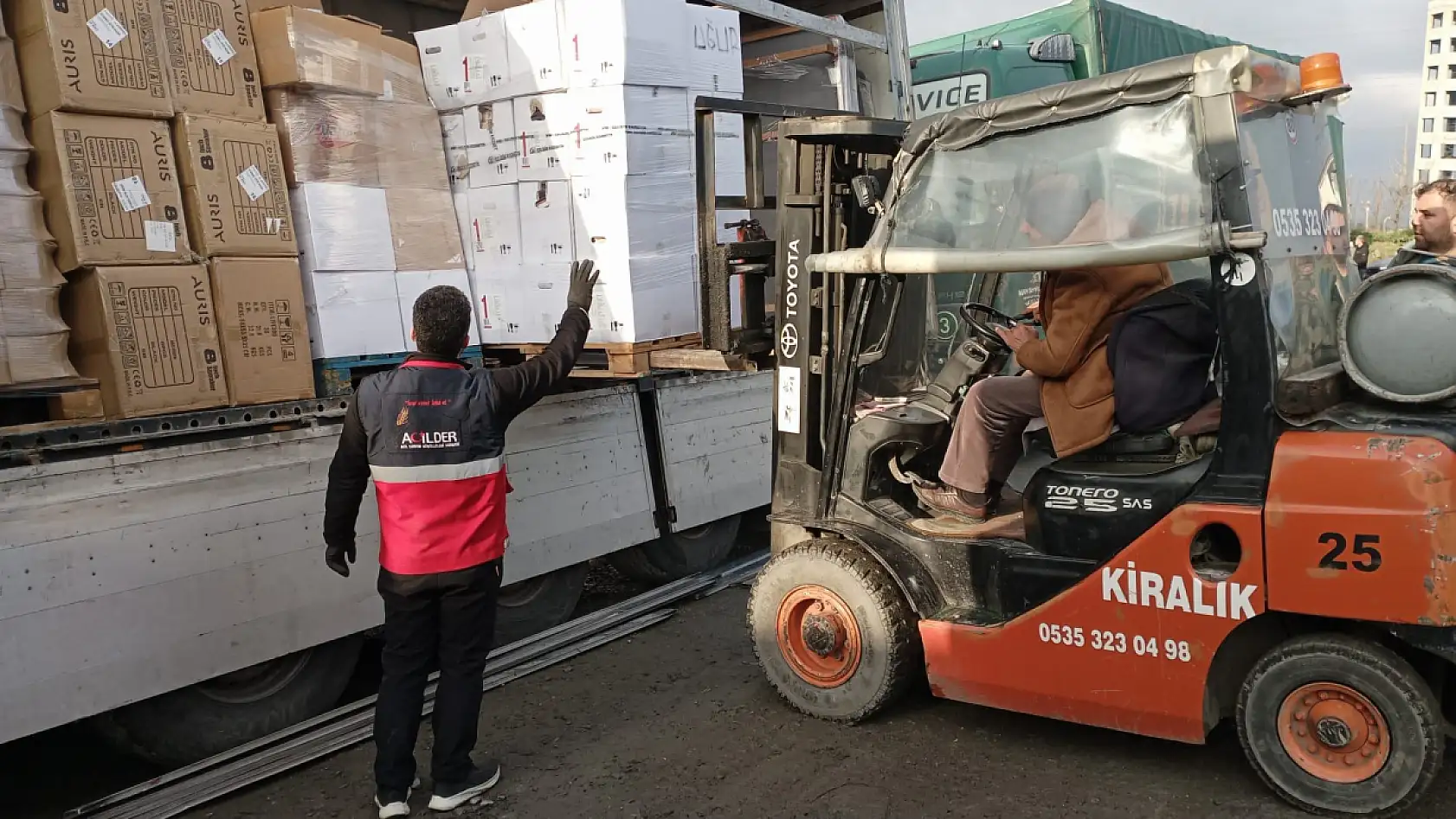 Fethiye Urartu Batu Çavdar Kütüphanesi'ne İstanbul'dan Kitap Bağışı