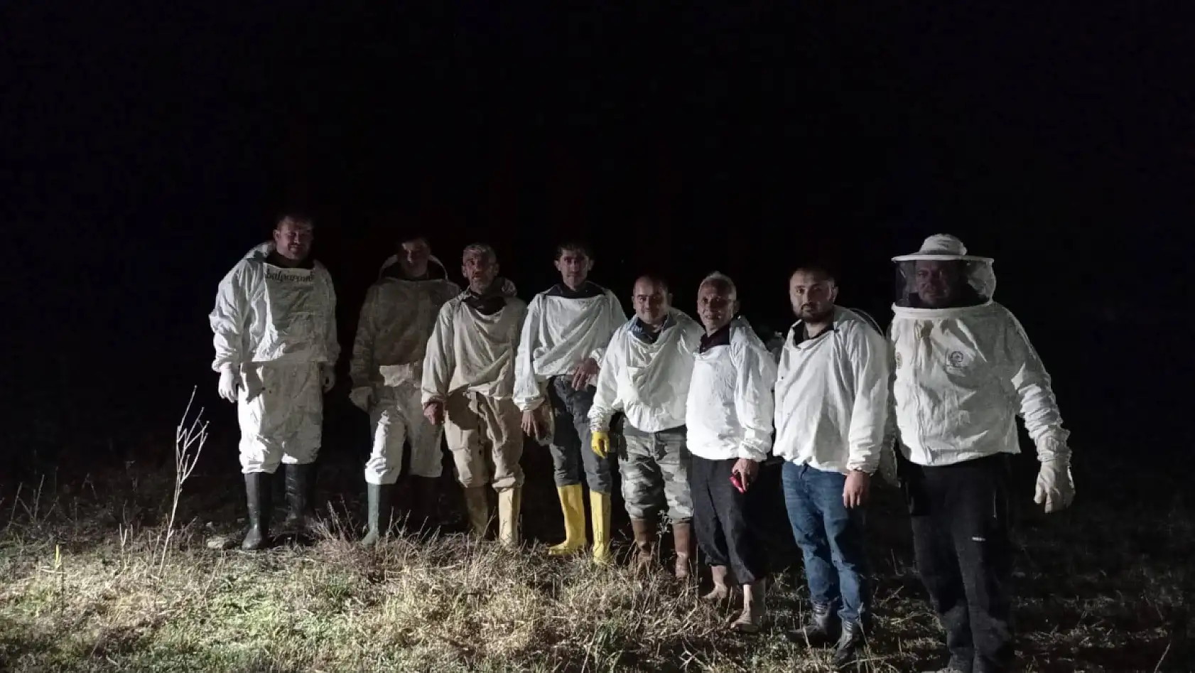 Seydikemer'de Arı Kovanı Yüklü Araç Kazası