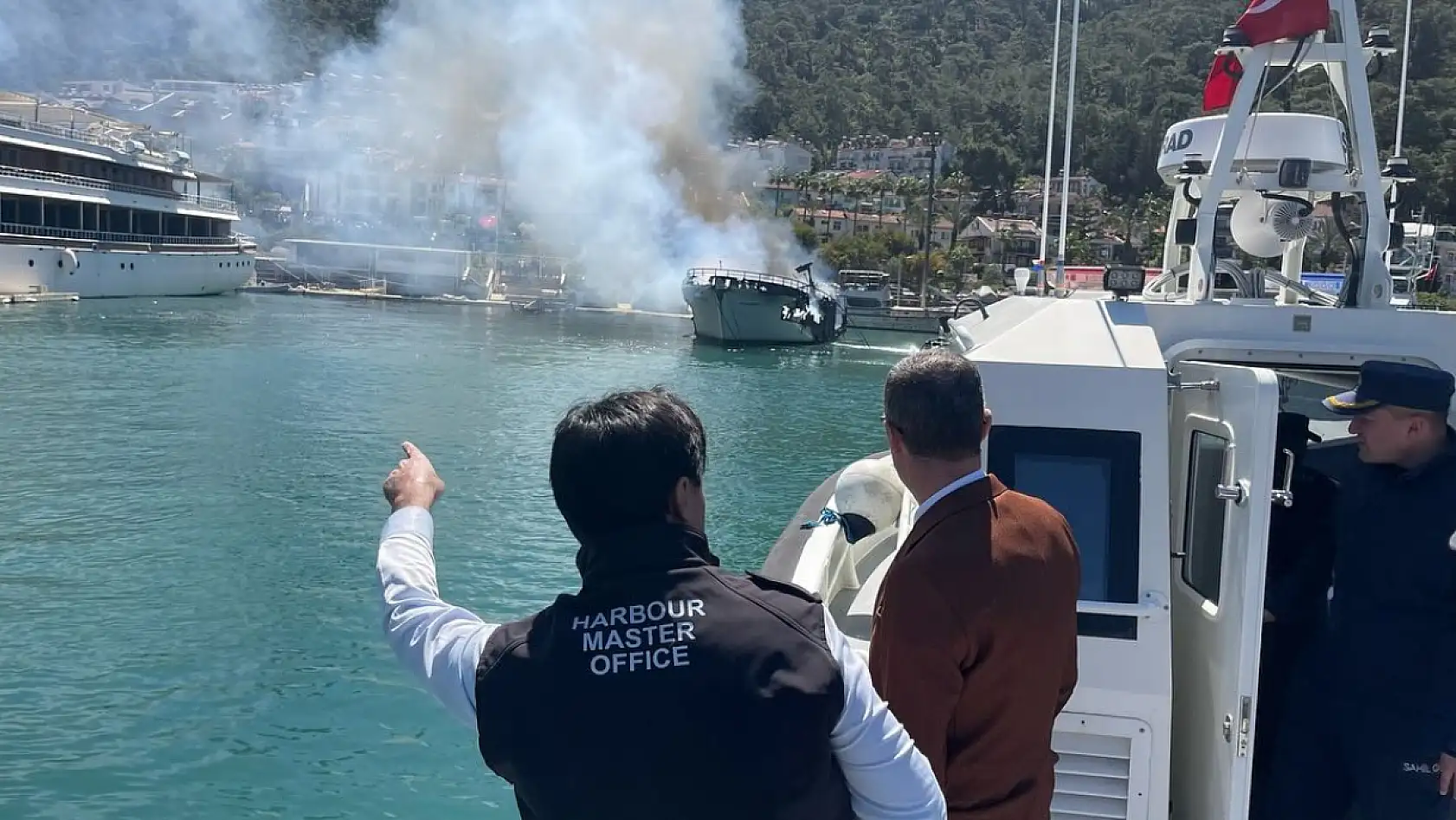 Fethiye Kaymakamı Ertaş, Karagözler'de Çıkan Yangında İncelemelerde Bulundu