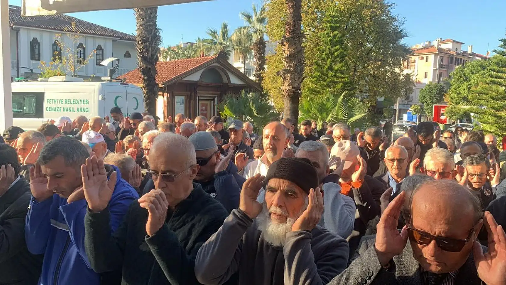 Fethiye'de Dr. Muhittin Özkan son yolculuğuna uğurlandı