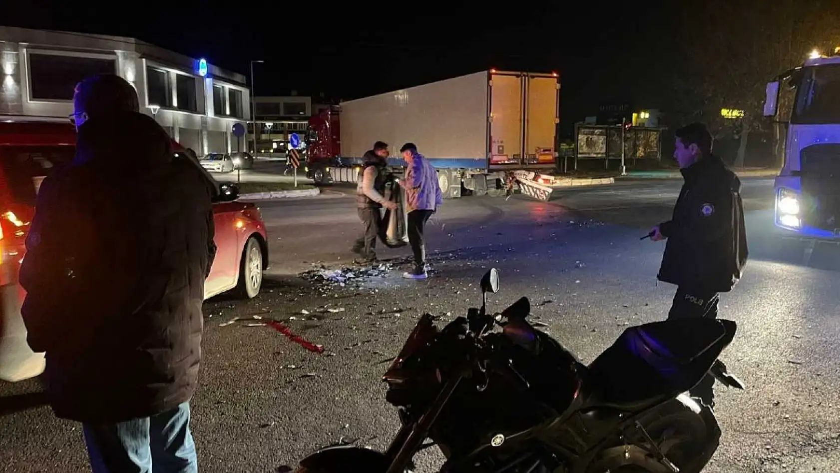 Menteşe'de motosiklet tıra çarptı: 1 ölü