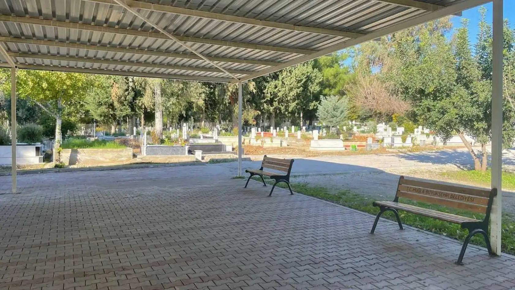 Muğla Büyükşehir'den mezarlıklarda kapsamlı bakım ve düzenleme