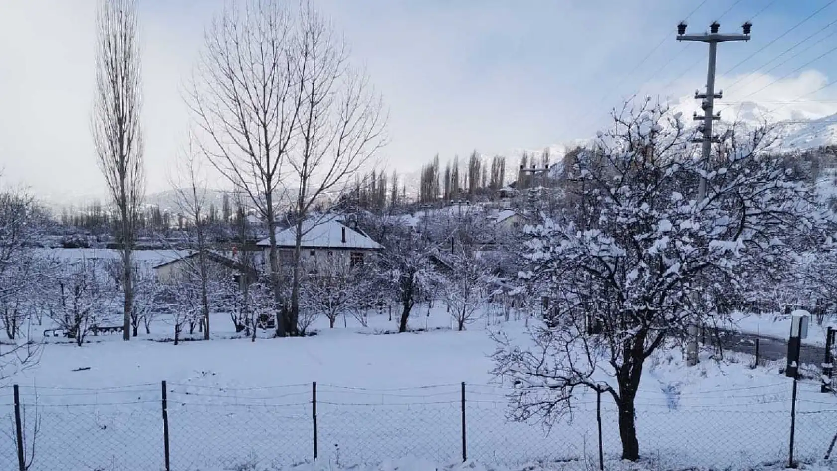 Seydikemer Yayla Temel Mahallesi'nden kar manzaraları