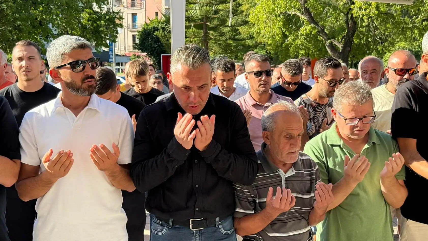 Fethiye'nin Eski Eczacı Kalfalarından Ramazan Arslan Son Yolculuğuna Uğurlandı