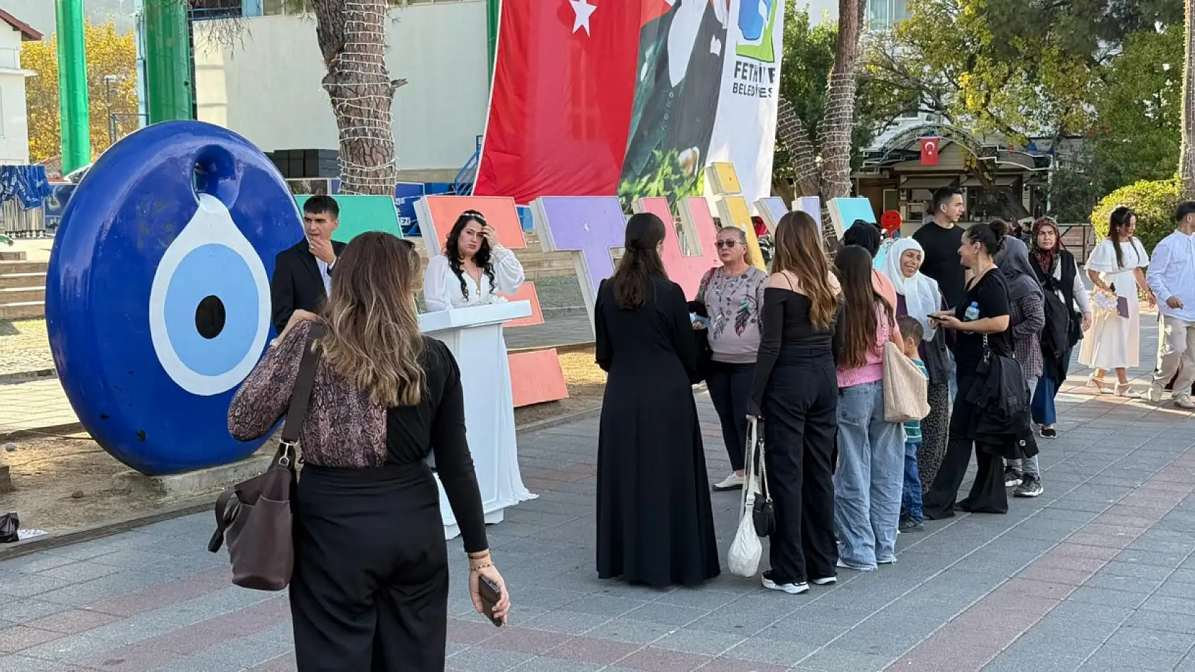 Fethiye'de nikah yoğunluğu: Bir günde 8 çift dünyaevine girdi