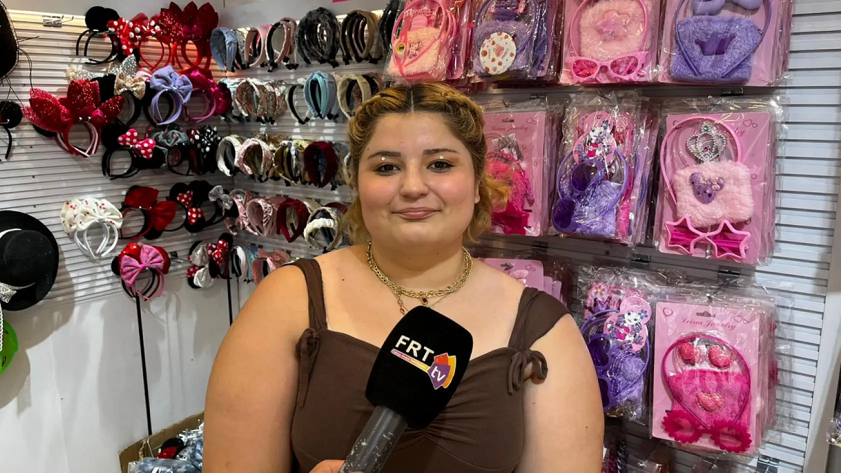 Fethiye'de Yaz Takılarında Doğal Taş ve Y Kolyeler İlgi Görüyor