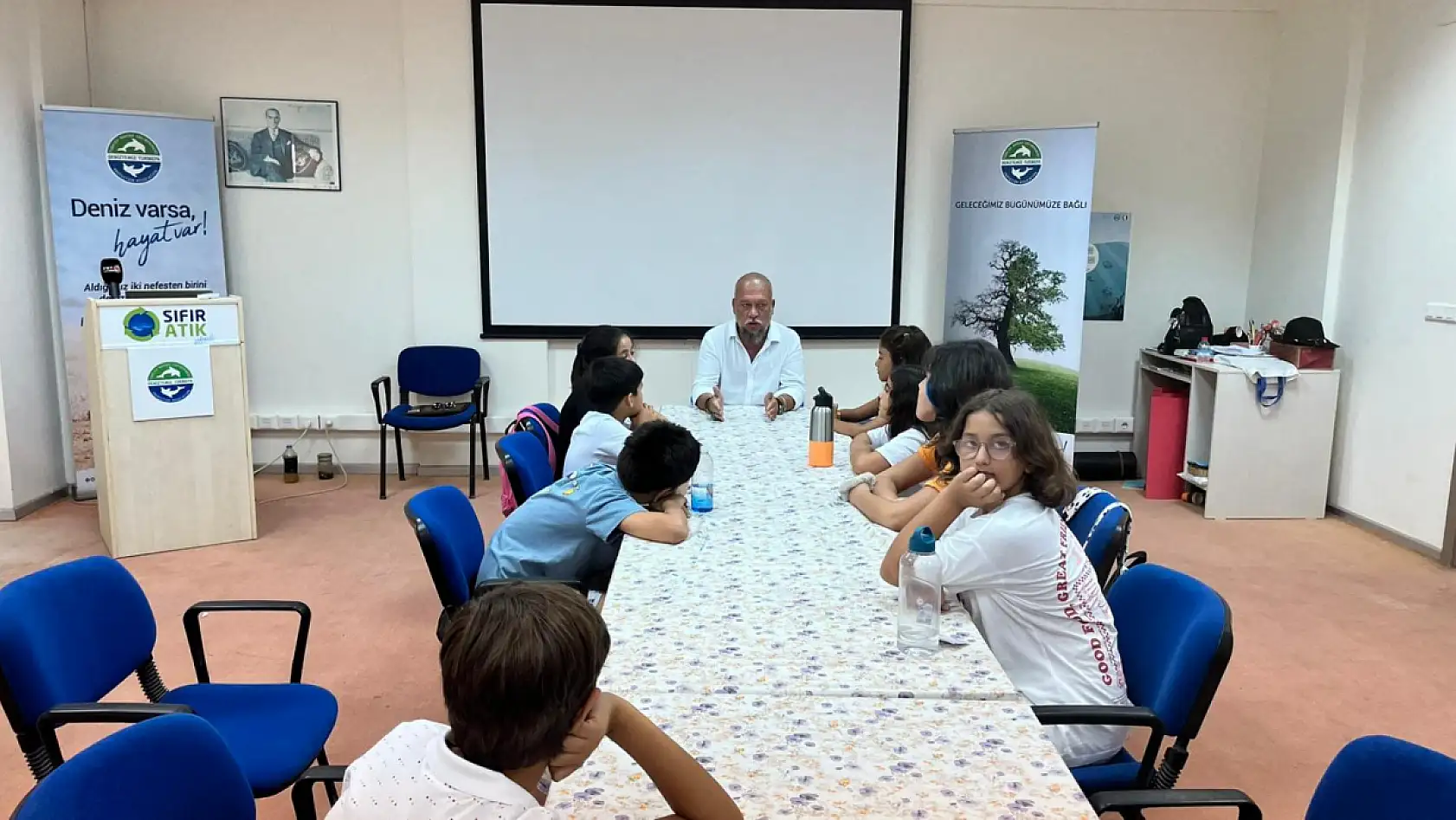 Fethiye'de Seda Köktener, Çocuklara Gazetecilik Mesleğini Anlattı