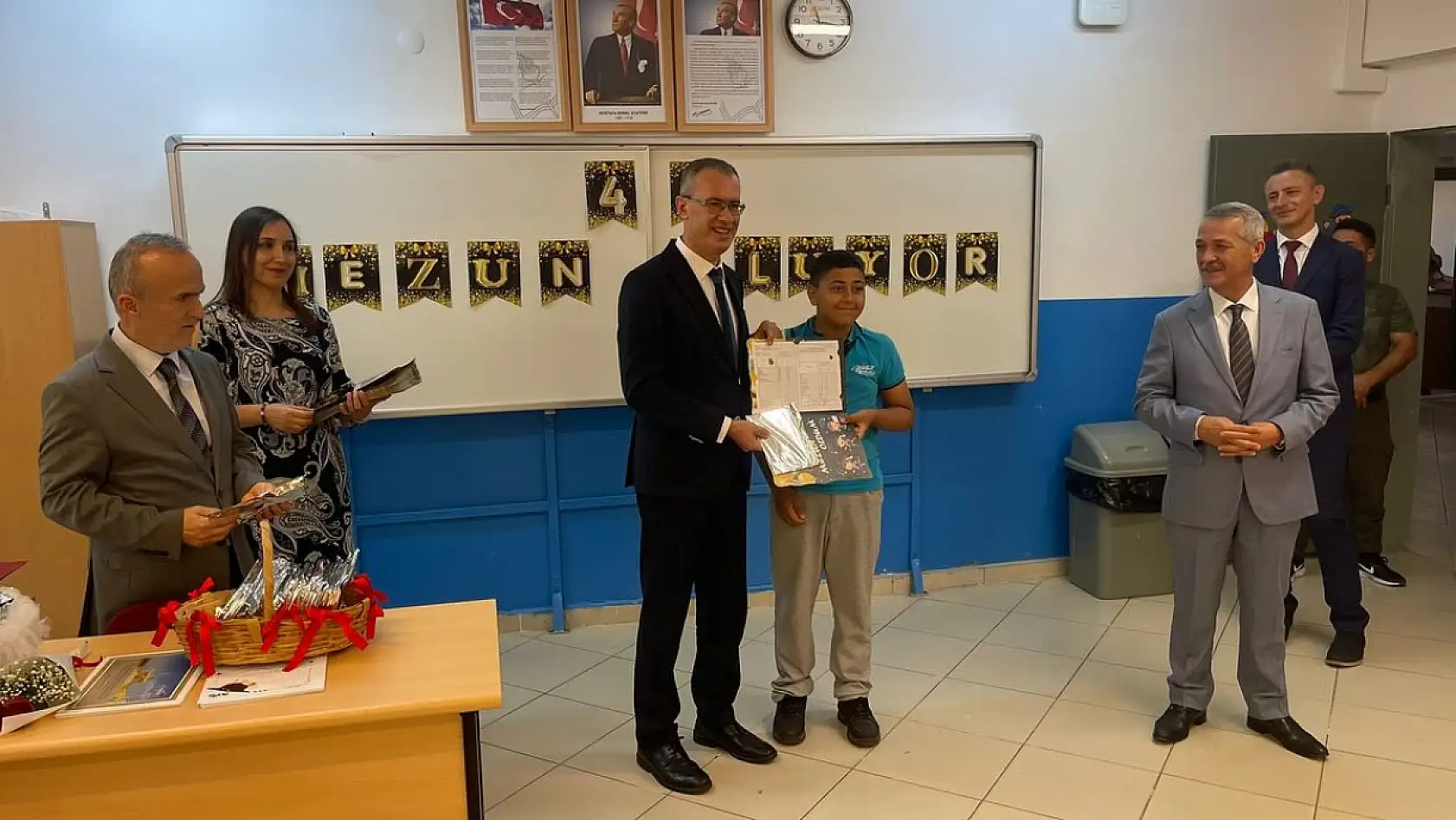 Fethiye'de Karne Heyecanı: Kaymakam Ertaş ve Müdür Kaya Öğrencilerin Sevincine Ortak Oldu