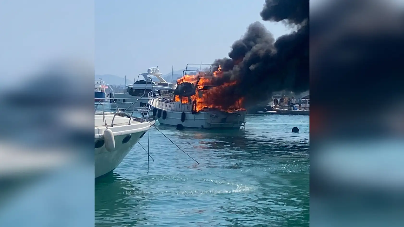 Göcek Marina'da tekne alevlere teslim oldu