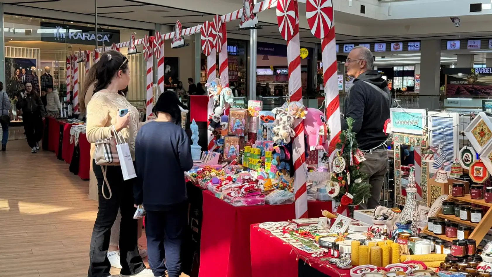 Fethiye'de El Emeği Ürünler Yılbaşı Öncesi İlgi Görüyor