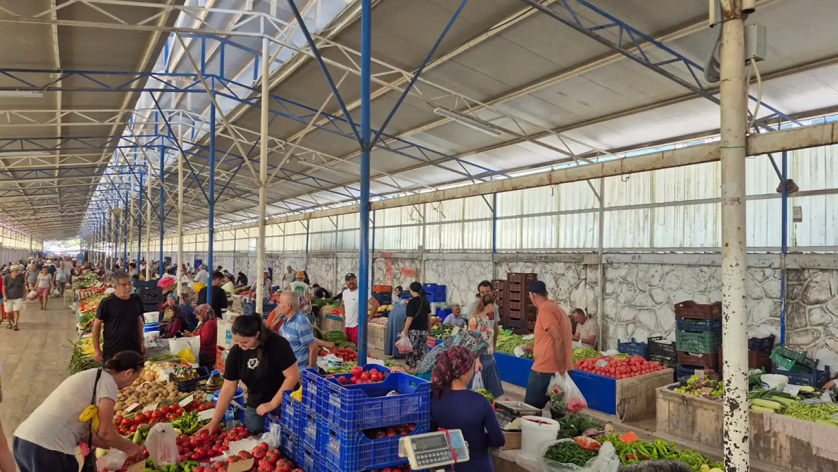 Fethiye Üretici Pazarı'nda maliyet krizi: Çiftçi de alıcı da dertli