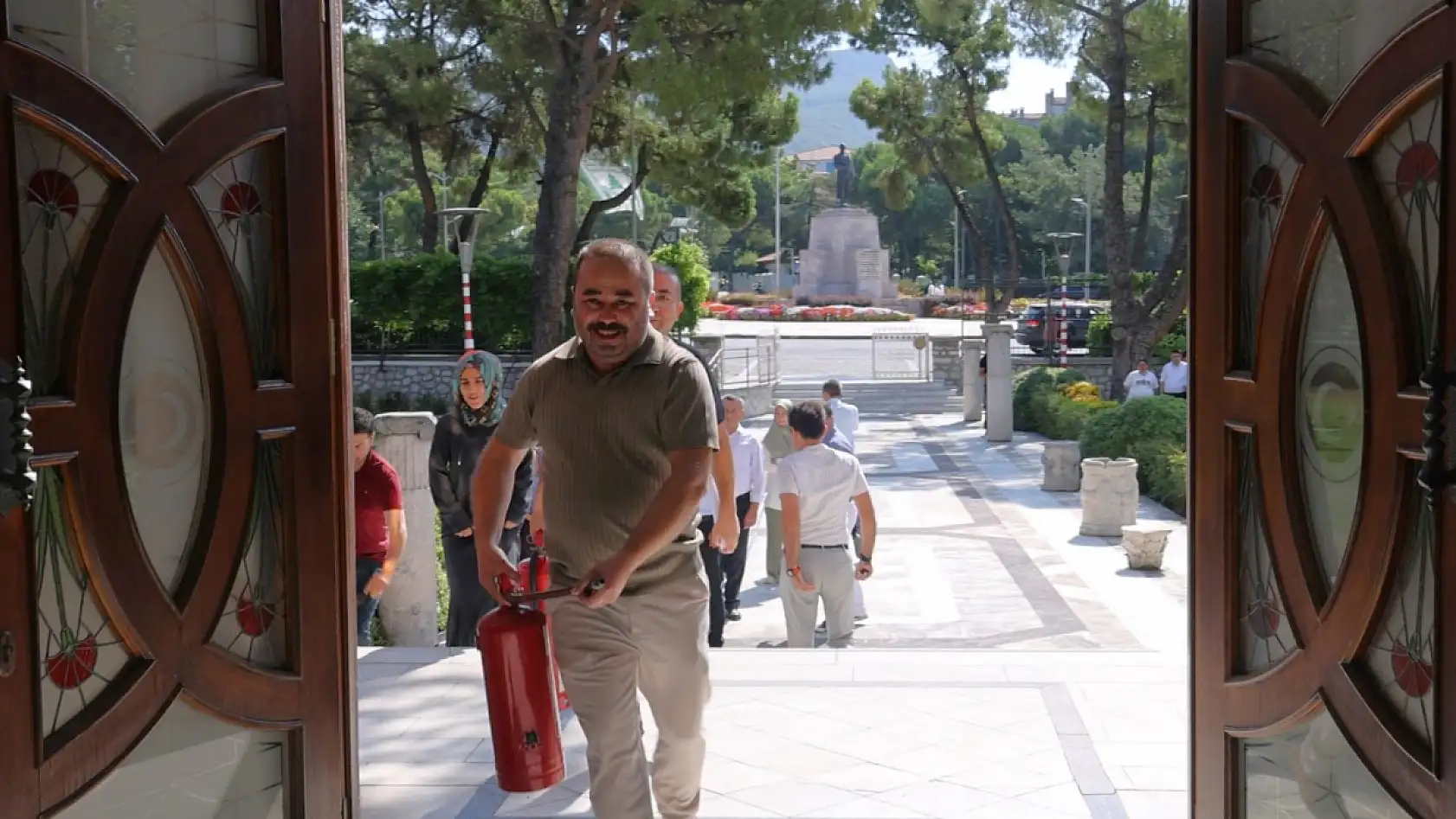 Muğla Valiliği'nde Yangın ve Tahliye Tatbikatı Gerçekleştirildi