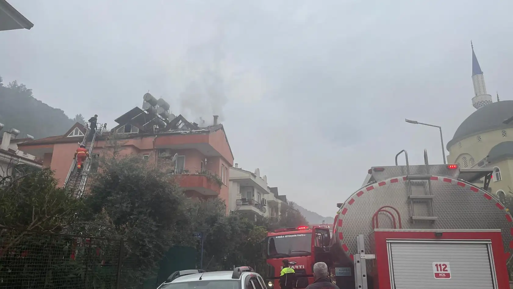 Fethiye Taşyaka'da baca yangını korkuttu