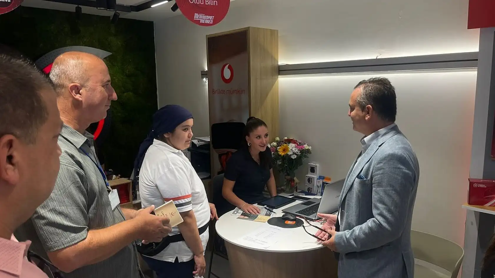 Fethiye Kaymakamı Akkaya ve Sağlık Müdürü Eroğlu Esnafla Buluştu