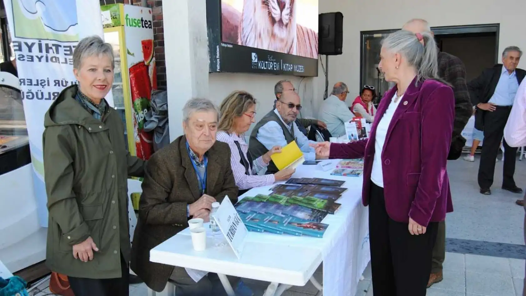 Fethiye'de 7. Akdeniz Sanat Günleri'nde Eser Tunçoğlu ve uluslararası konuklar sahne aldı