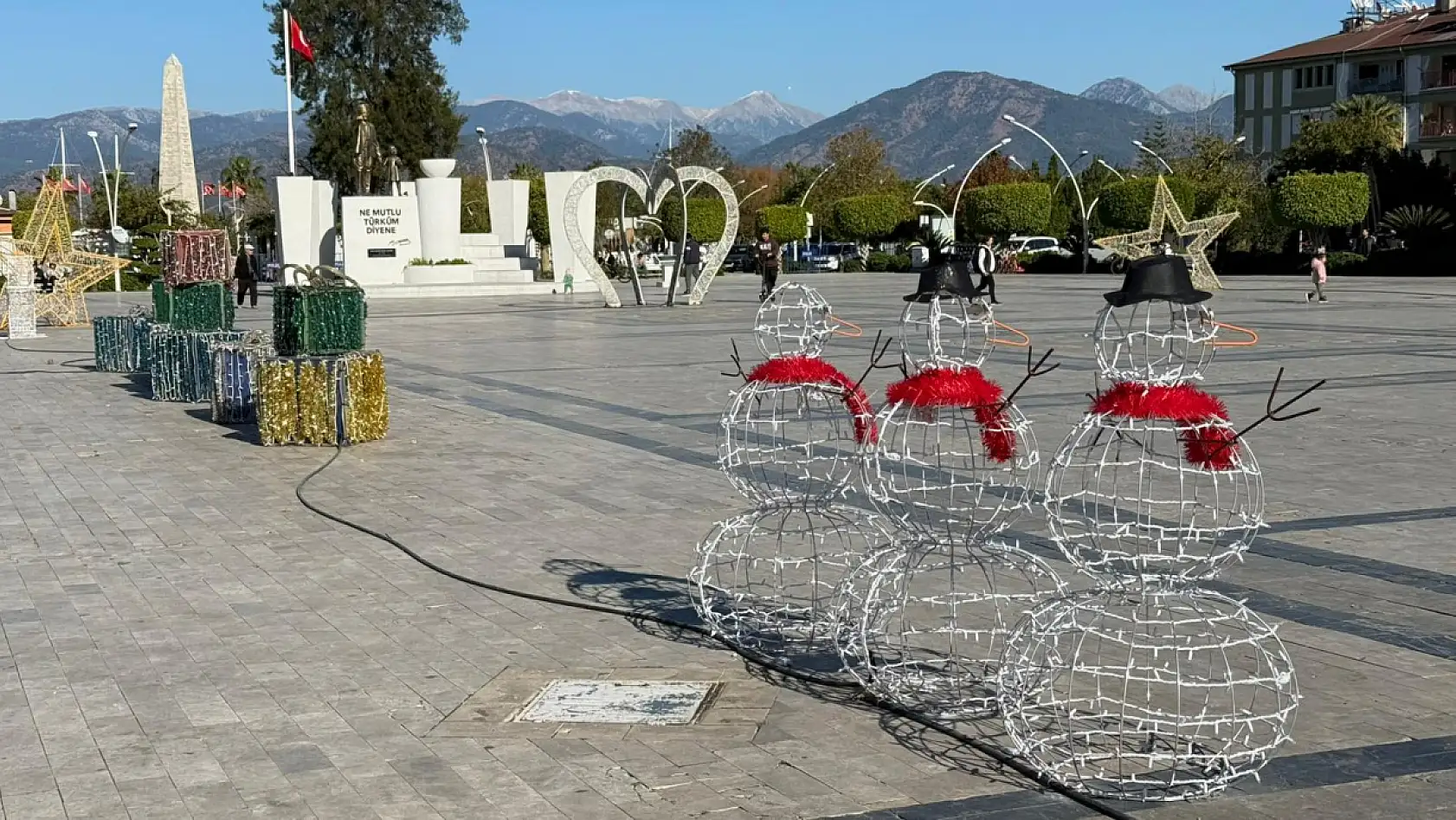 Fethiye Yeni Yıla Hazır: Restoranlar ve Eğlence Mekanları Özel Programlar Hazırladı