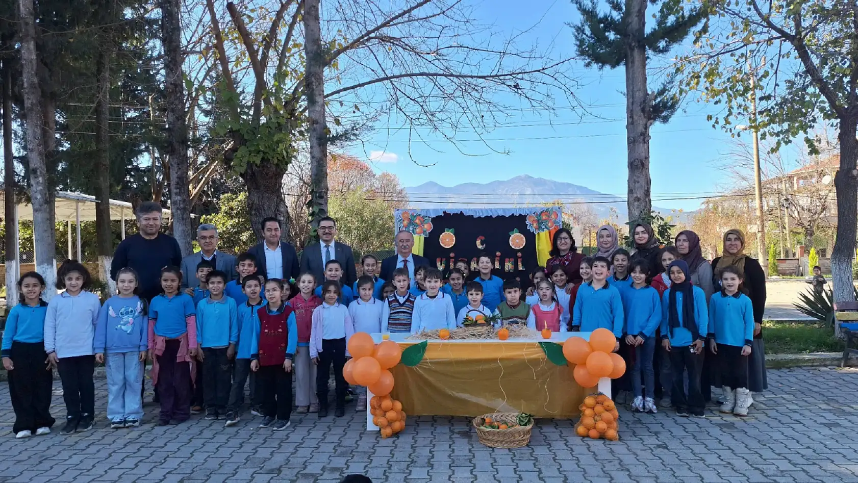 Seydikemer Girmeler İlkokulu'nda C vitamini şenliği coşkusu