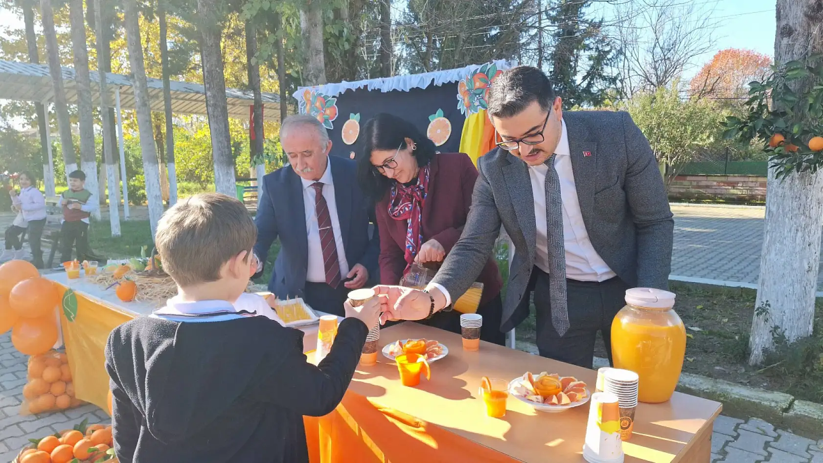 Seydikemer Girmeler İlkokulu'nda C vitamini şenliği coşkusu