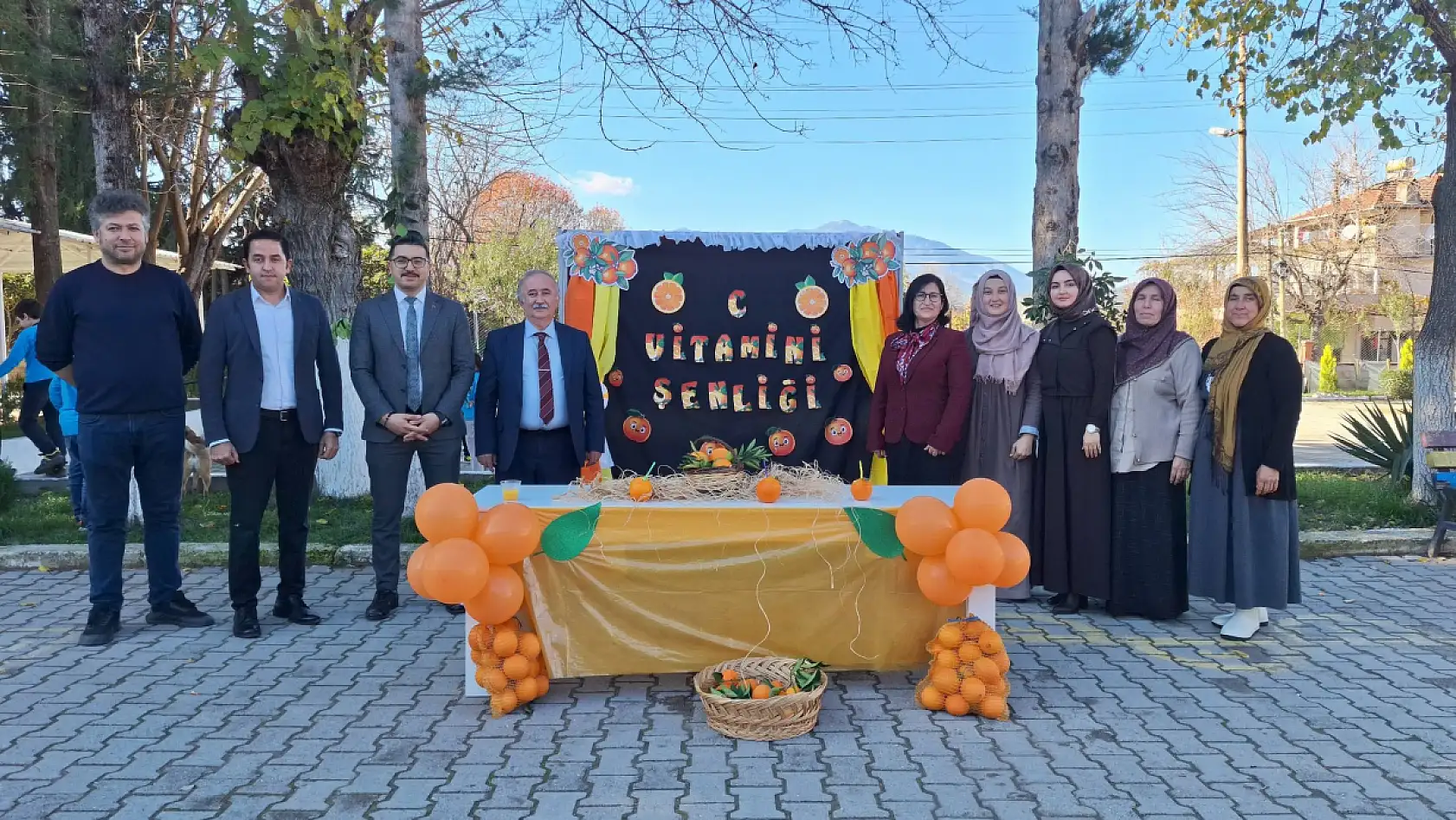 Seydikemer Girmeler İlkokulu'nda C vitamini şenliği coşkusu