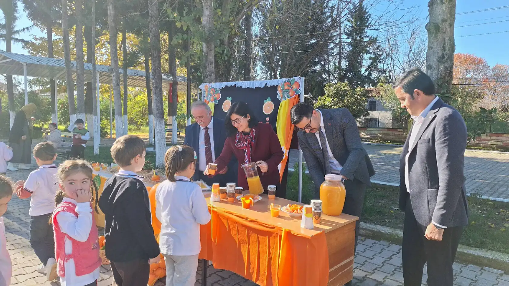 Seydikemer Girmeler İlkokulu'nda C vitamini şenliği coşkusu