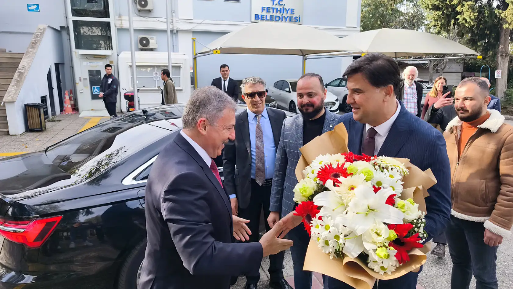 Muğla Milletvekili Özdağ, Fethiye Belediye Başkanı Karaca'yı Ziyaret Etti