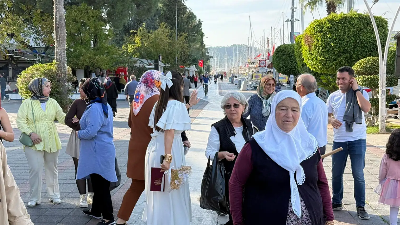 Fethiye'de nikah yoğunluğu: Bir günde 8 çift dünyaevine girdi