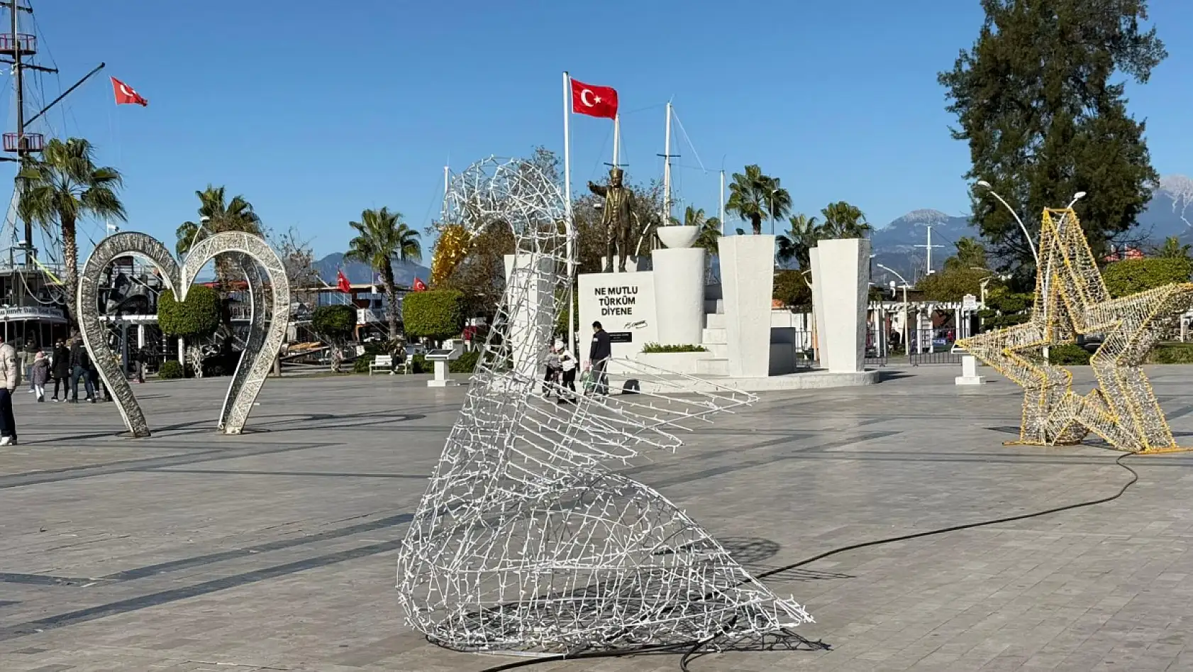 Fethiye Yeni Yıla Hazır: Restoranlar ve Eğlence Mekanları Özel Programlar Hazırladı