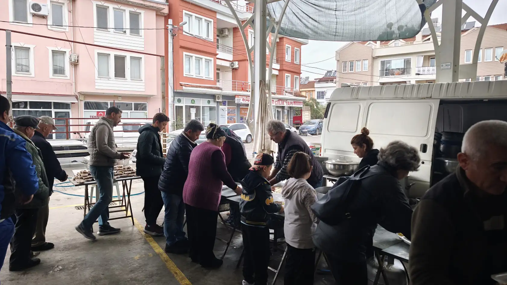 Fethiye'de merhum öğretmen Şekip Başkaya için 52 yemeği hayrı düzenlendi