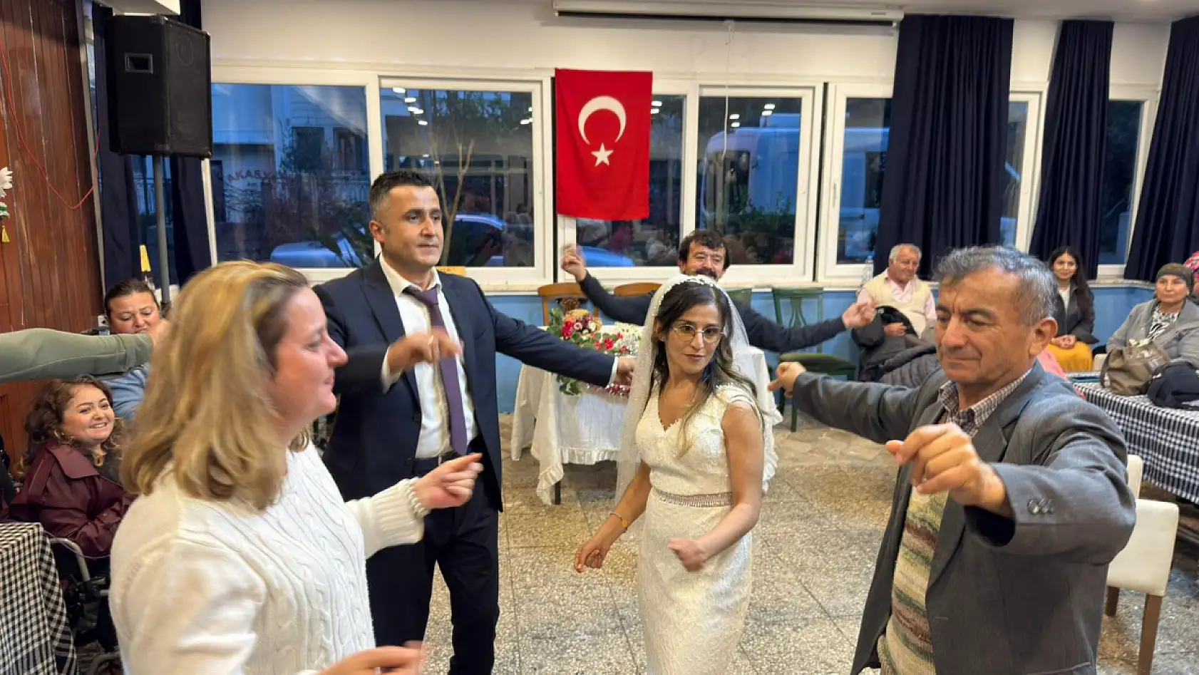 Fethiye'de Teslime Alakısa ve Taner Genç Çifti Mutluluklarını Düğünle Taçlandırdı