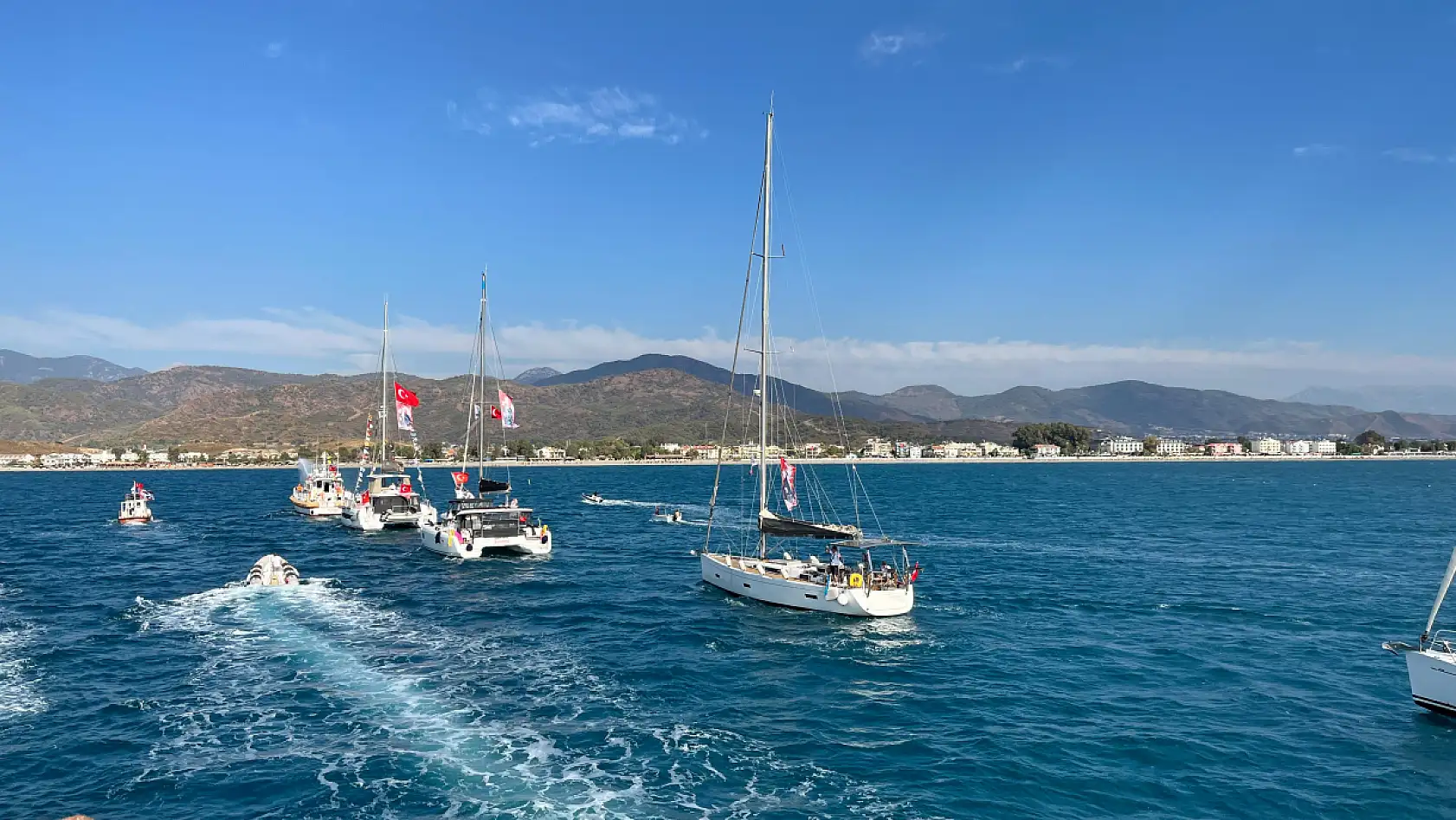 Fethiye'de tekne kortejiyle 29 Ekim coşkusu