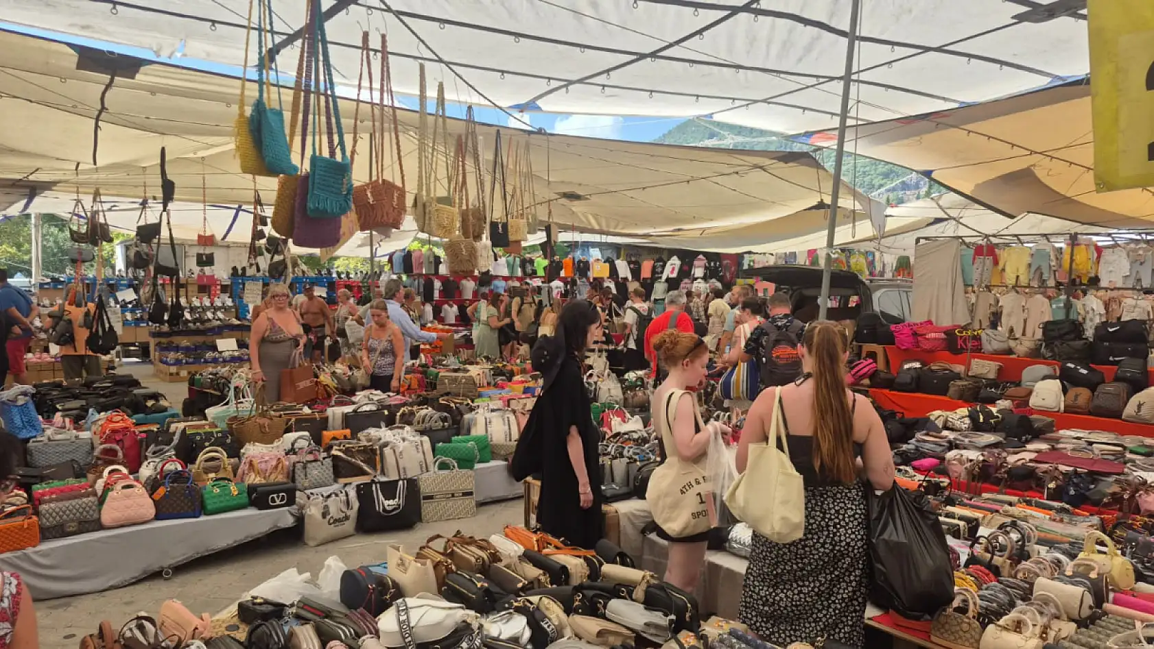 Fethiye'de Okullar Açıldı, Sezon Sonu Yaklaşıyor